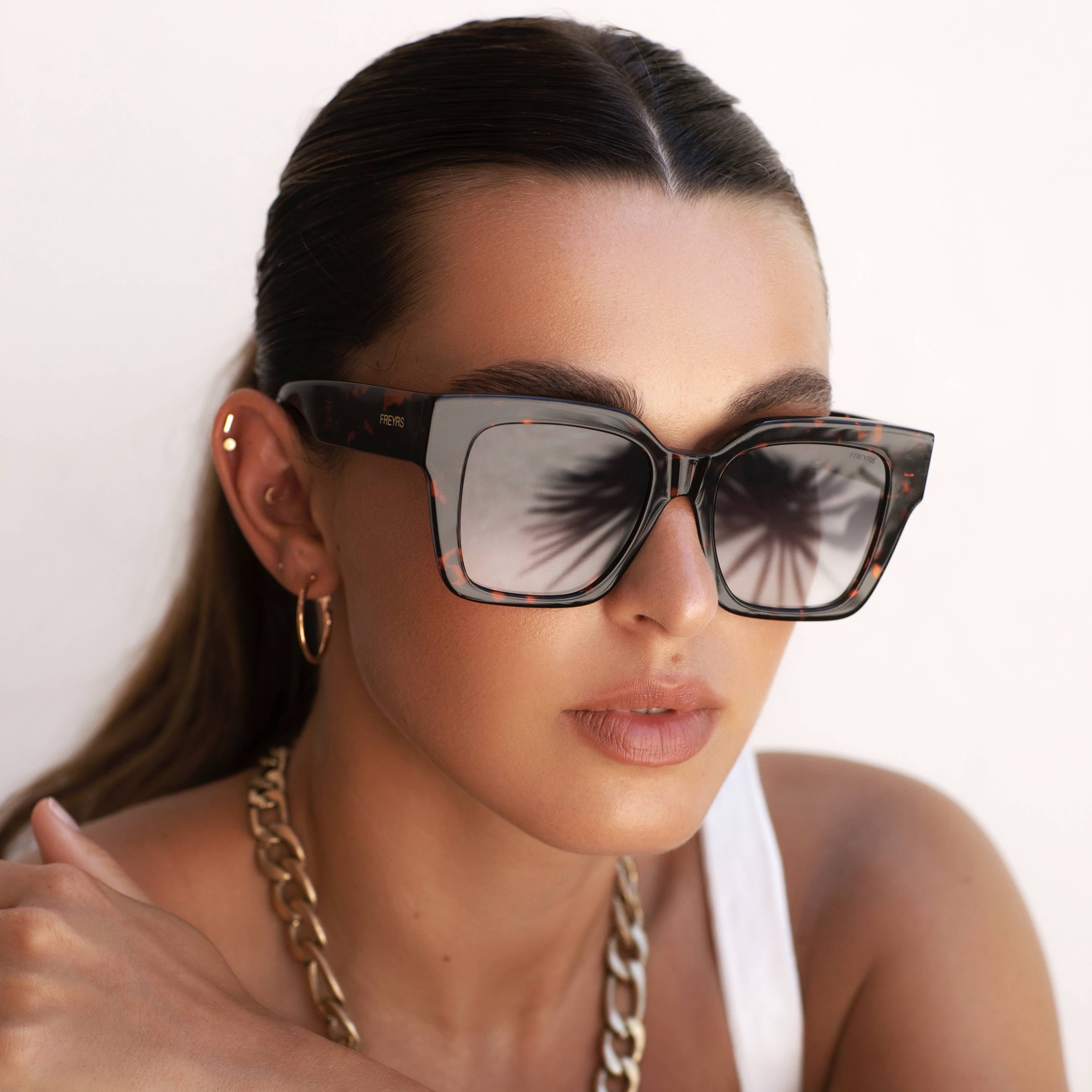 Bon Chic Oversized Square Sunglasses: Tortoise