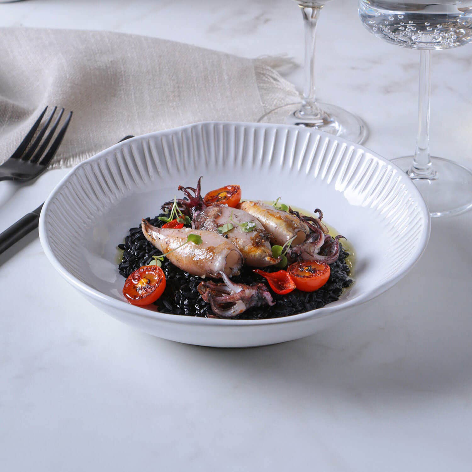 Linhas Stoneware Salad Bowl: White