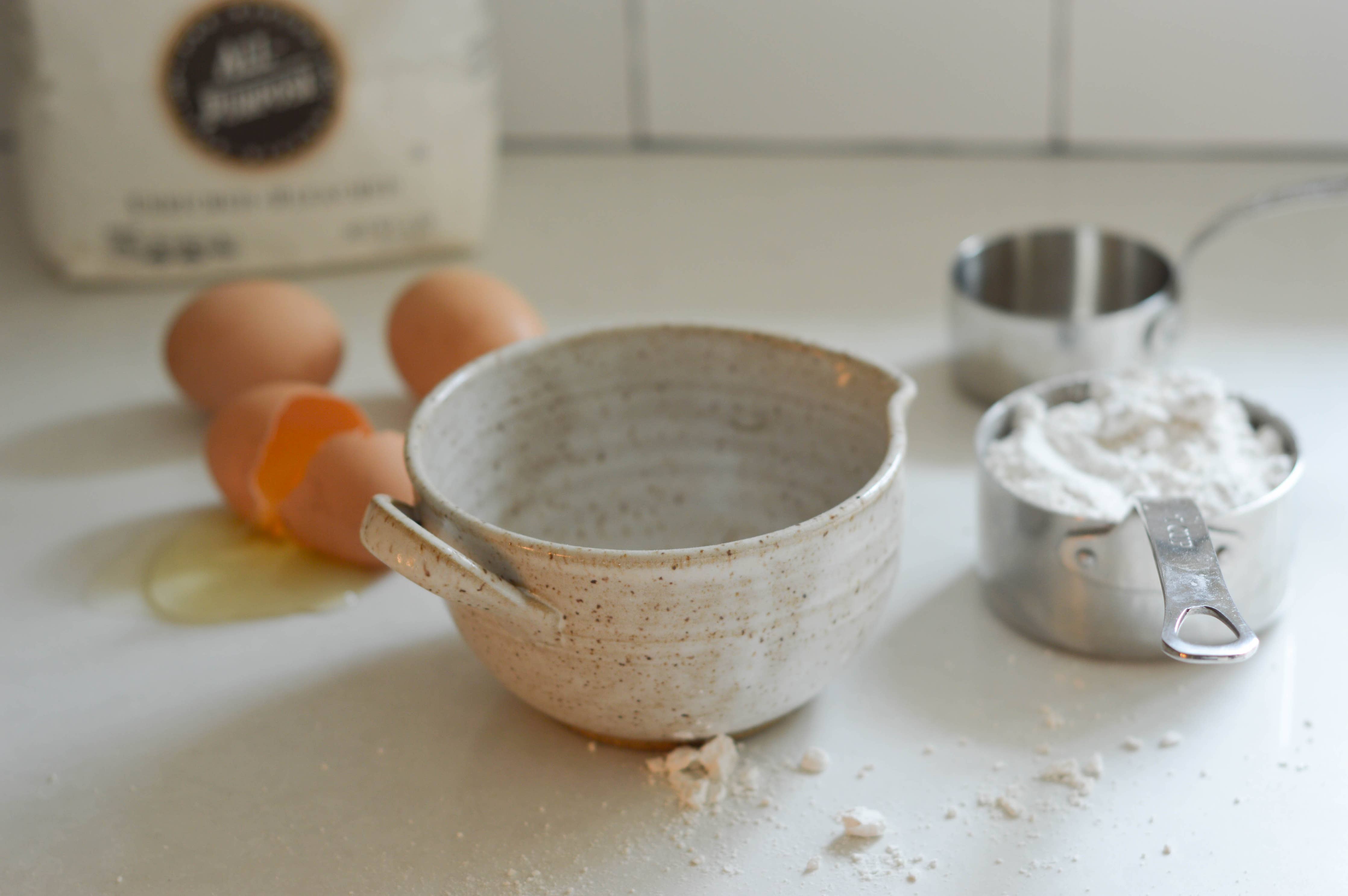 All-Purpose Mixing Bowl: Antique White / Small