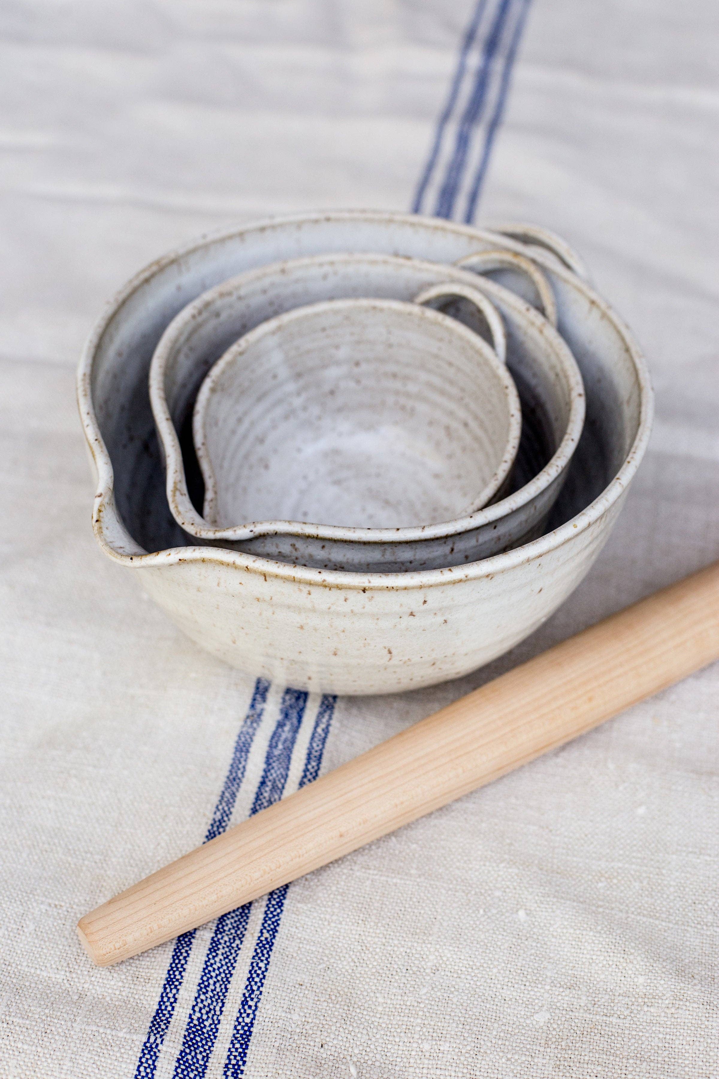 All-Purpose Mixing Bowl: Antique White / Medium