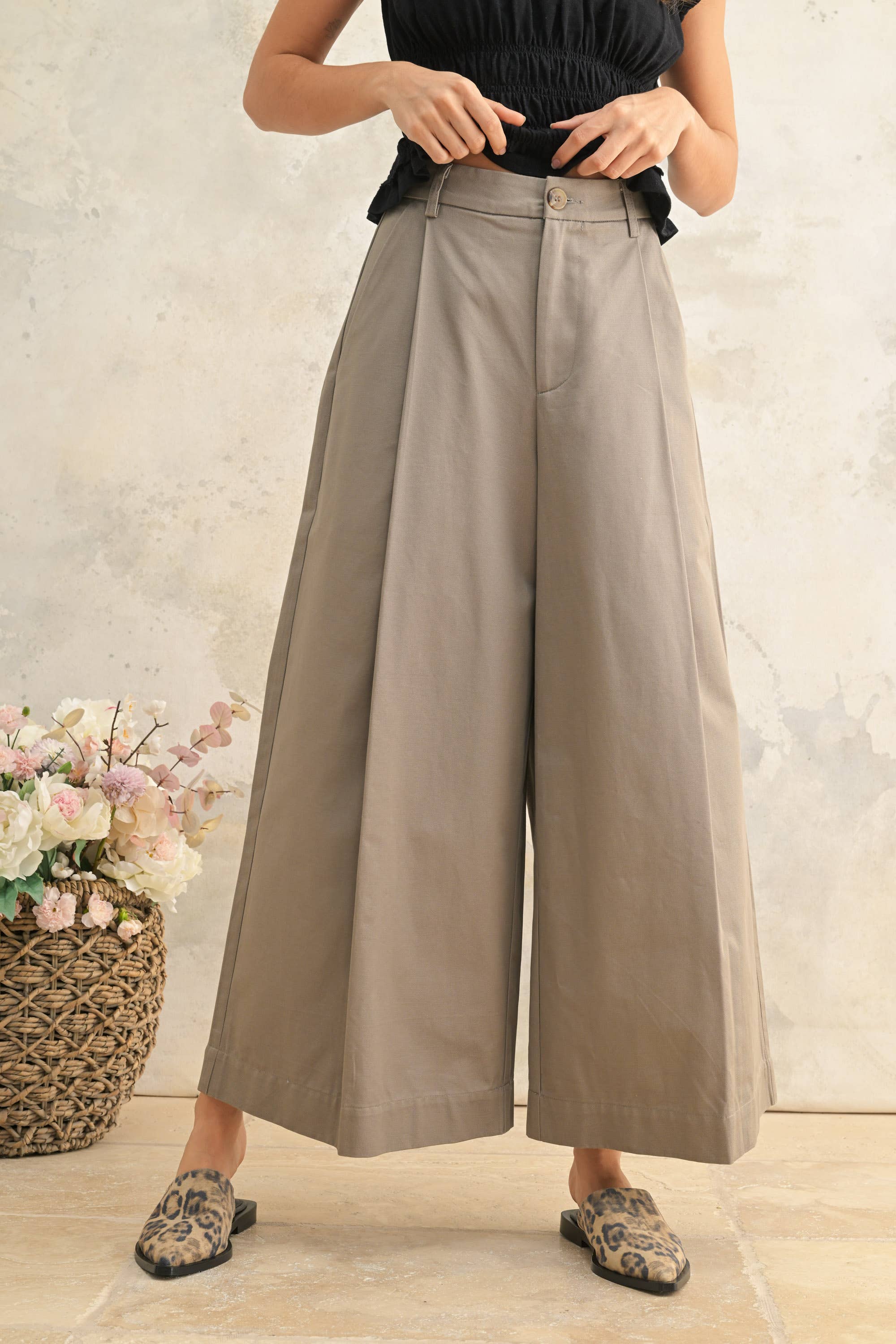Cotton Twill Wide Leg Pant: Stone