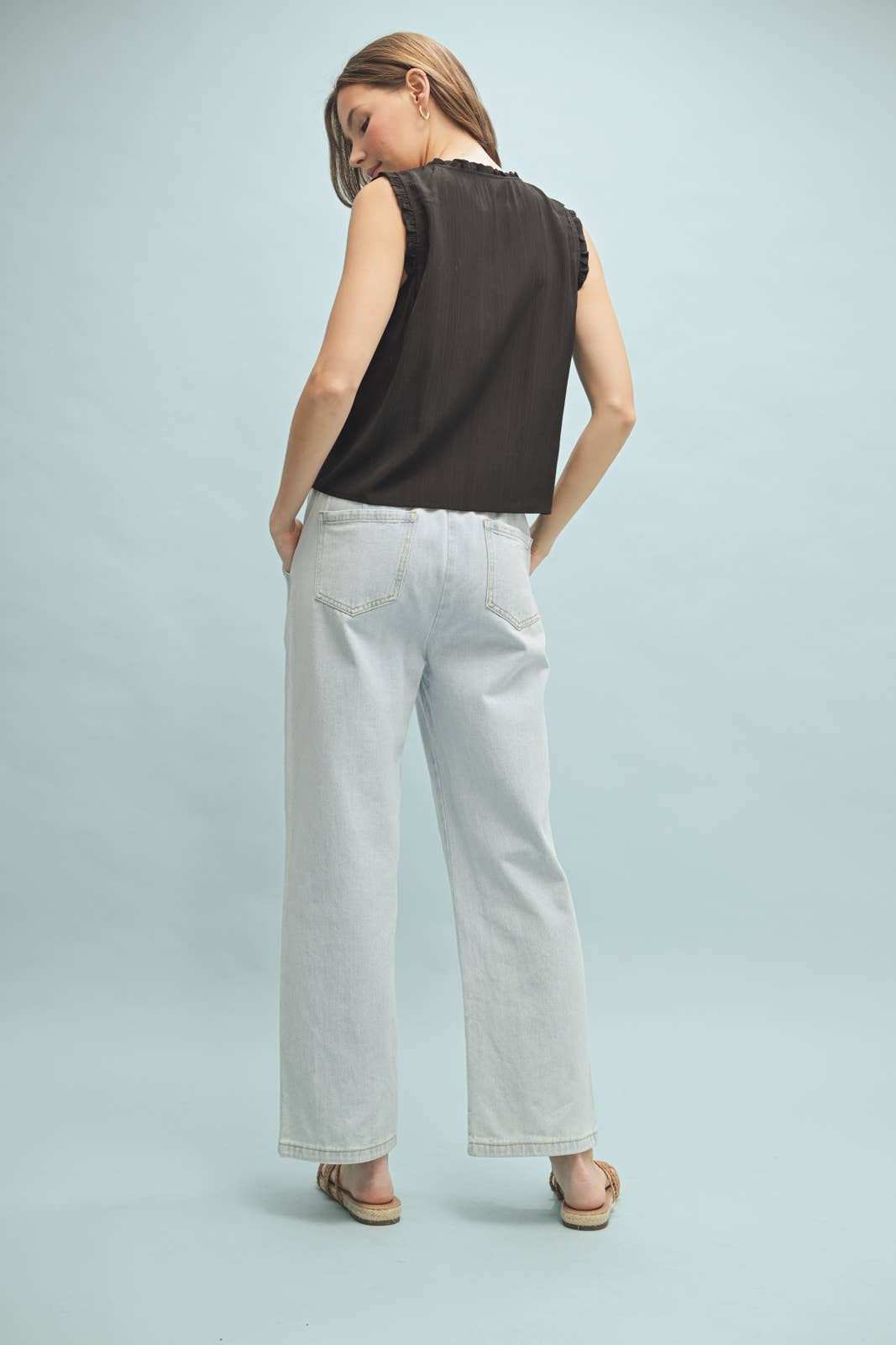 Sleeveless Floral Detail Blouse: Black