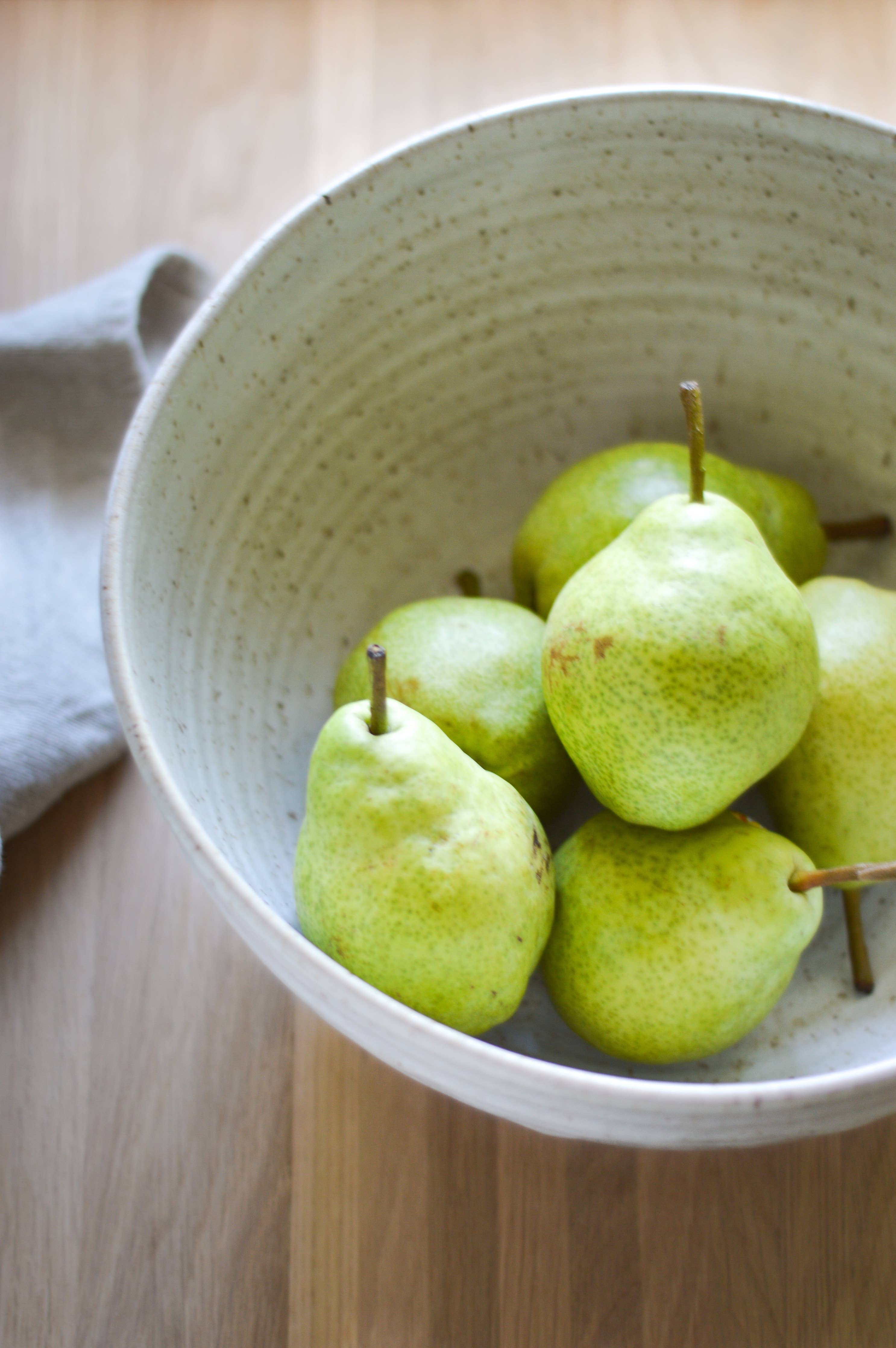 Gathering Bowl: Antique White / Medium