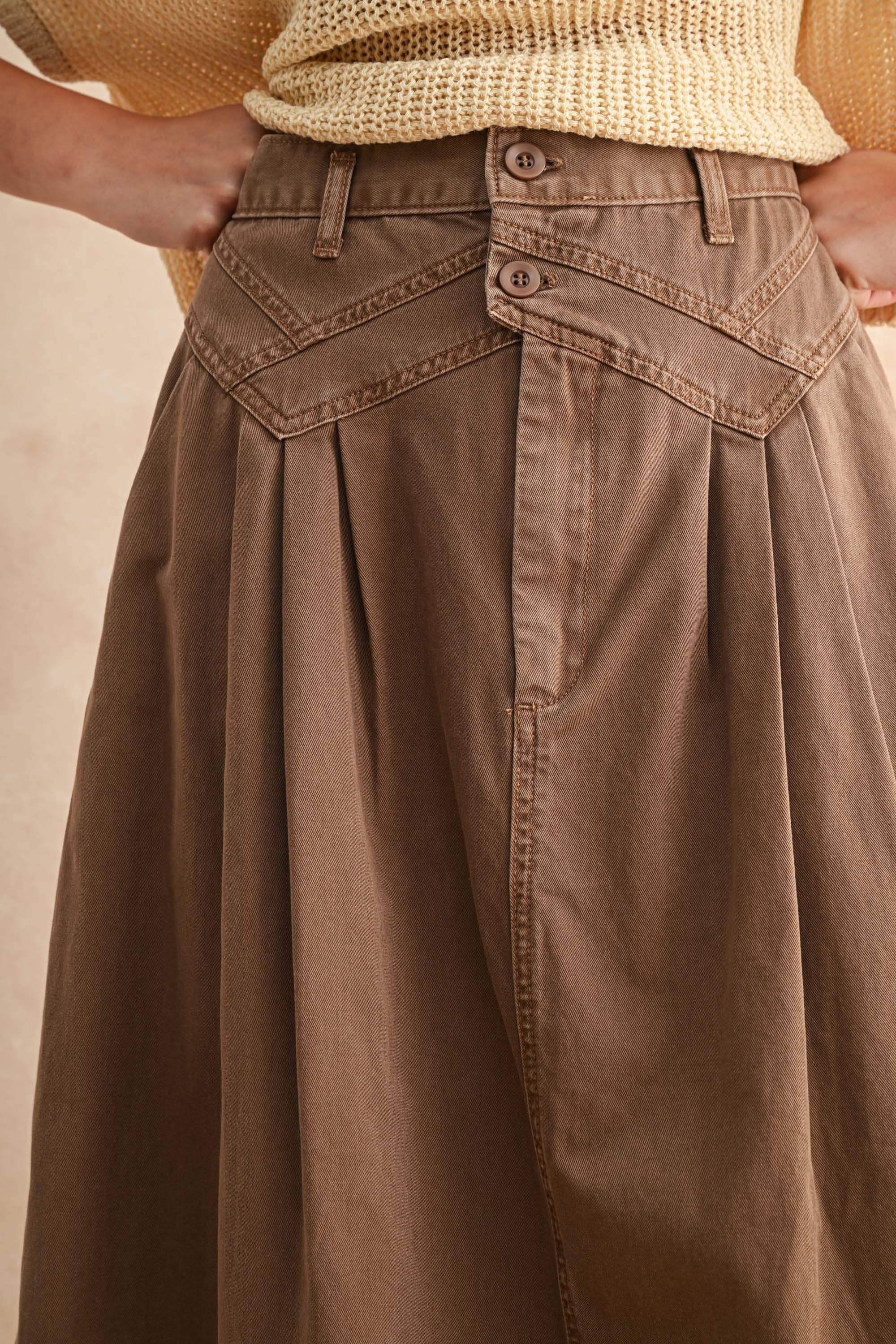 Mini Pleat Long Skirt: Mocha Mousse