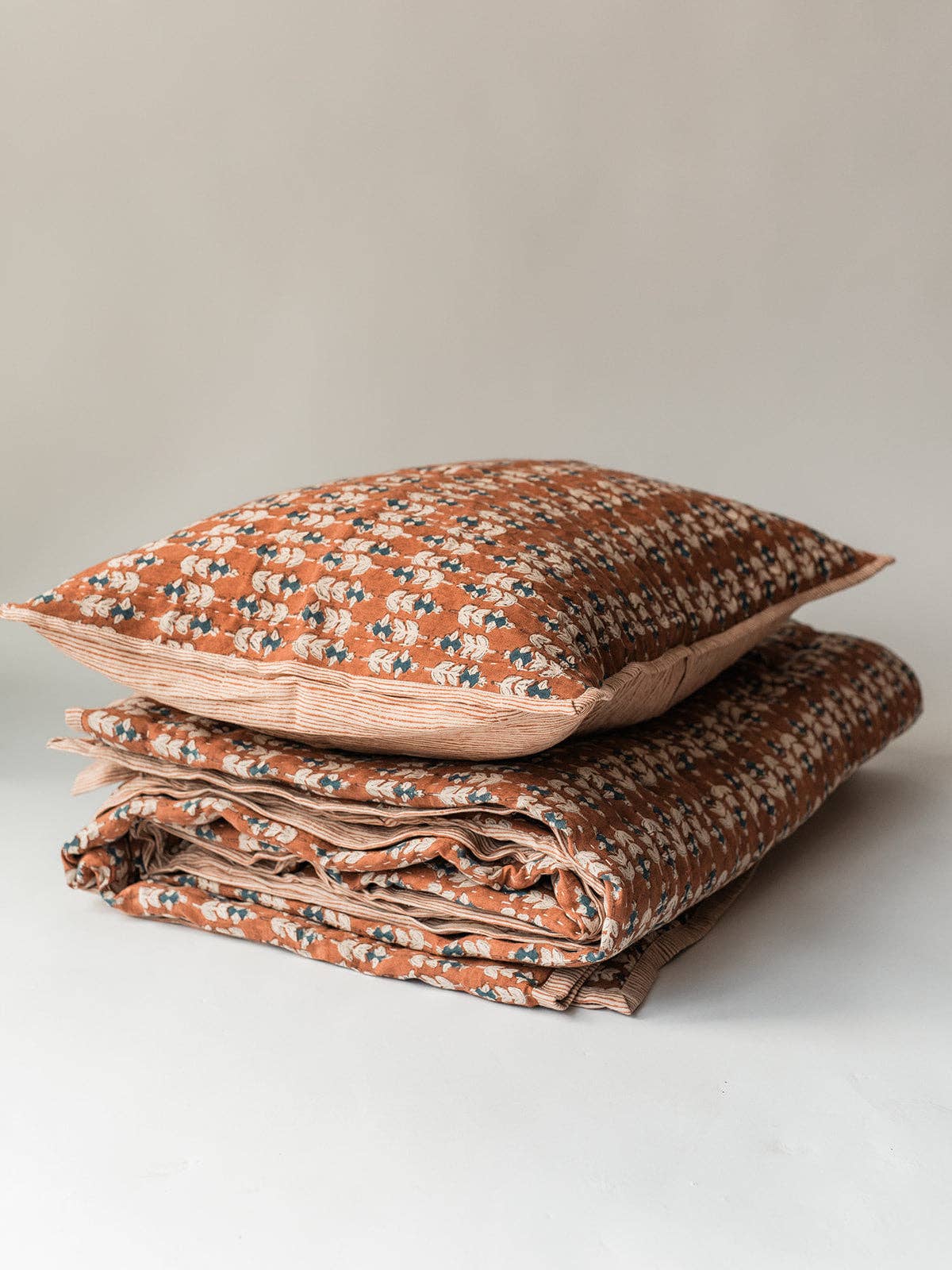 Pillows & Linens