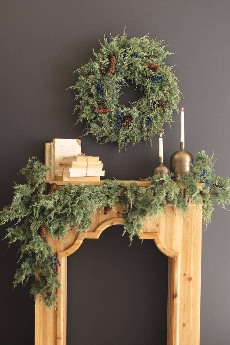 Faux Fir Wreath with Berries: 22"