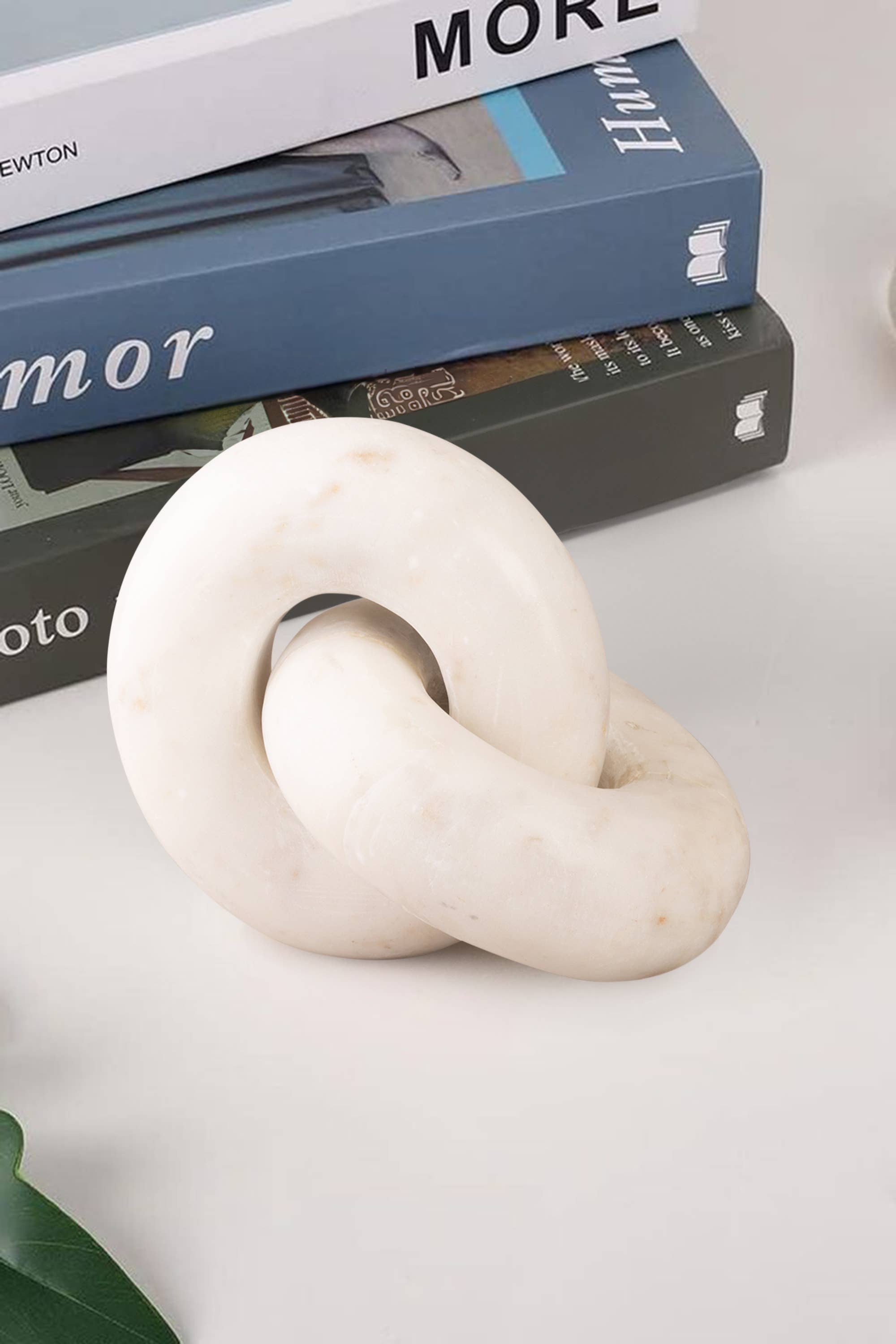 Munich Marble Knot Sculpture: Ivory White