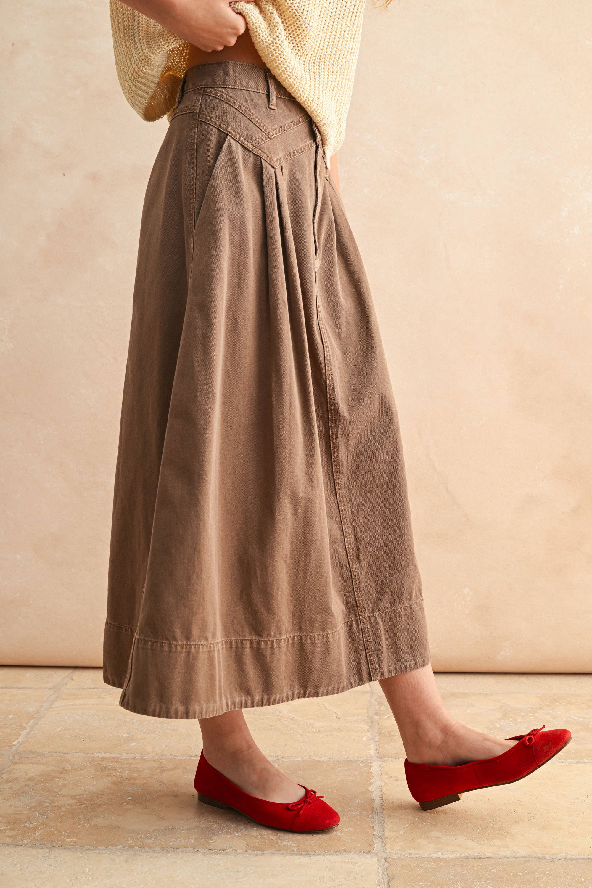 Mini Pleat Long Skirt: Mocha Mousse
