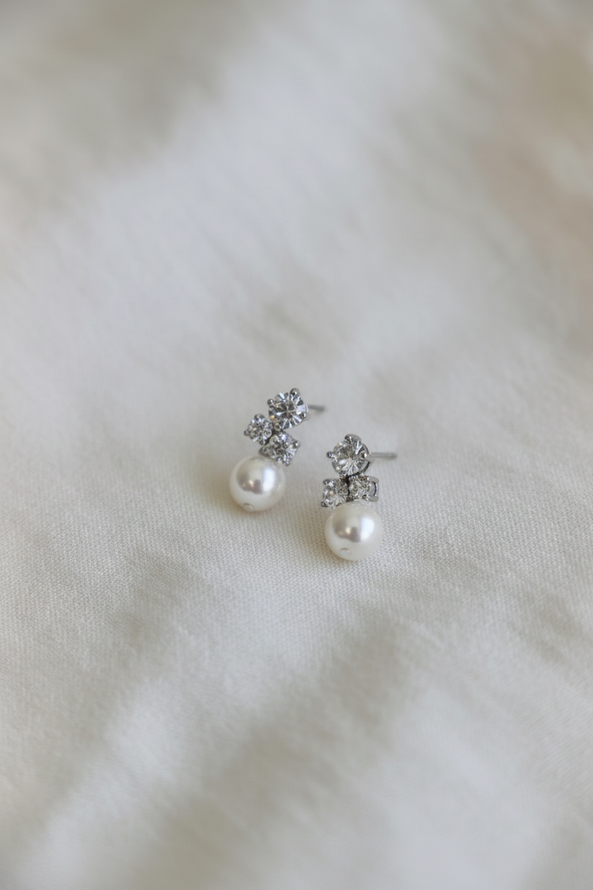 Dahlia Stud Earrings: Silver